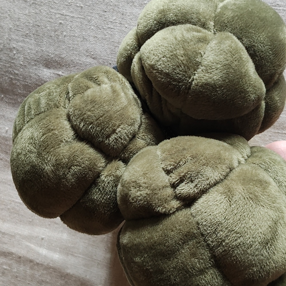 PETS: Plush Broccoli DOG TOY - Picture 6 of 9